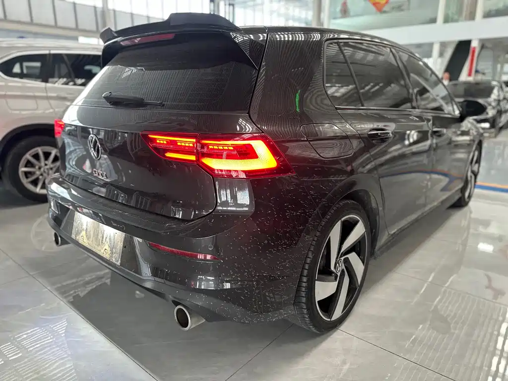 Volkswagen Golf GTI — фото 14