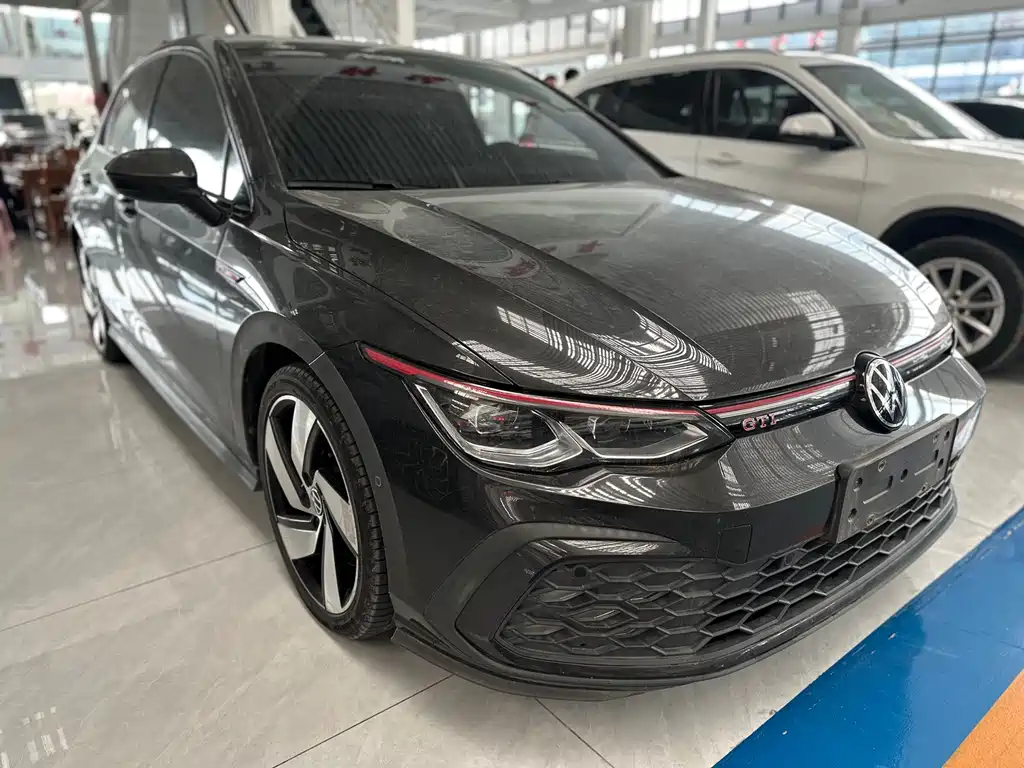 Volkswagen Golf GTI — фото 3