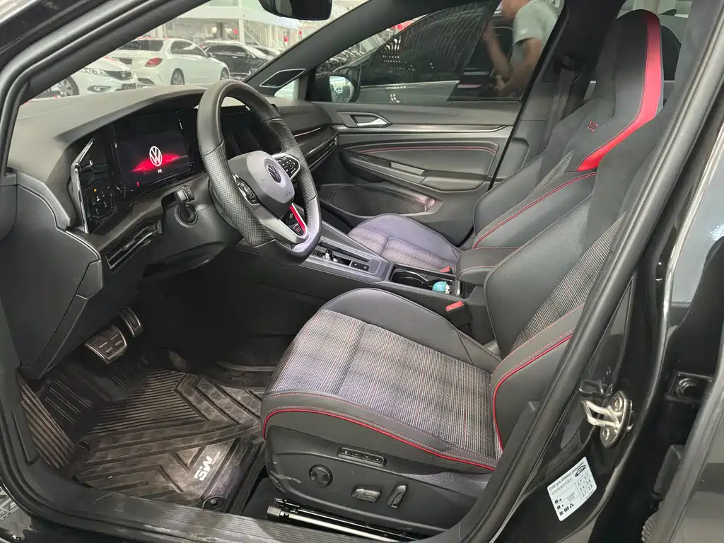 Volkswagen Golf GTI — фото 4