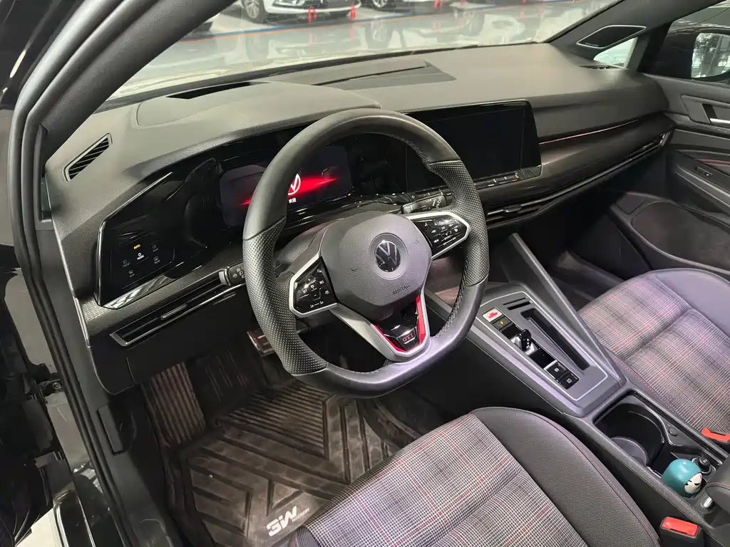 Volkswagen Golf GTI — фото 5