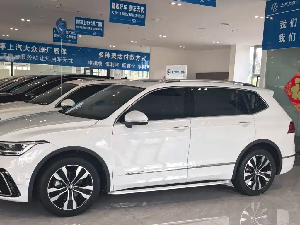 Volkswagen Tiguan L — фото 3