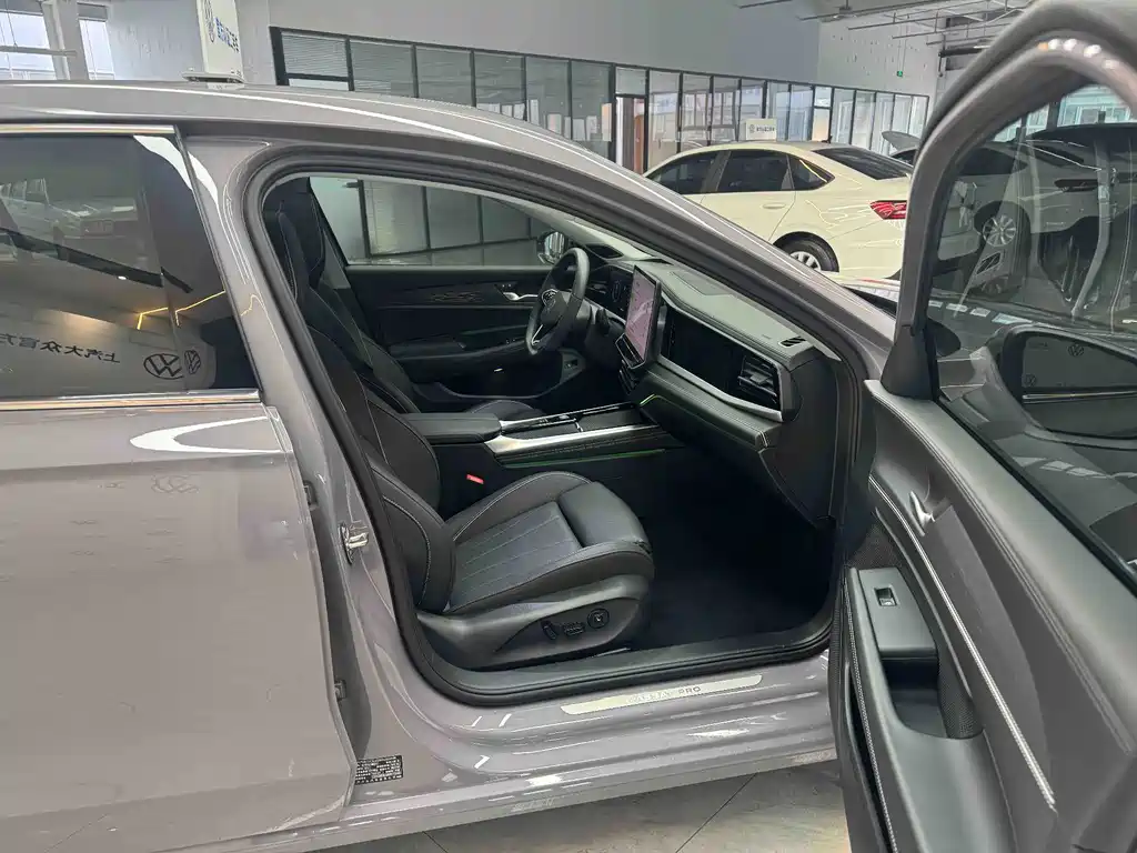 Volkswagen Passat — фото 13