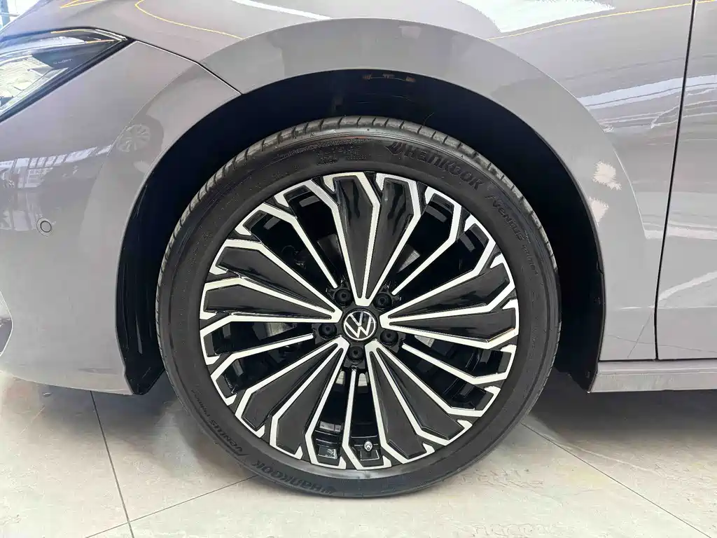 Volkswagen Passat — фото 17