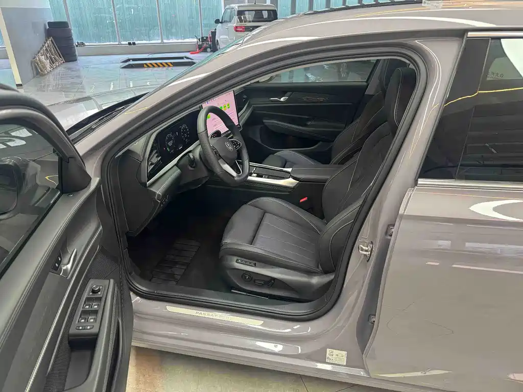 Volkswagen Passat — фото 21
