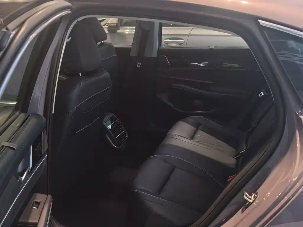 Volkswagen Passat — фото 7