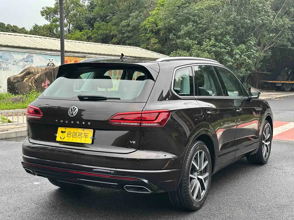 Volkswagen Touareg — фото 6