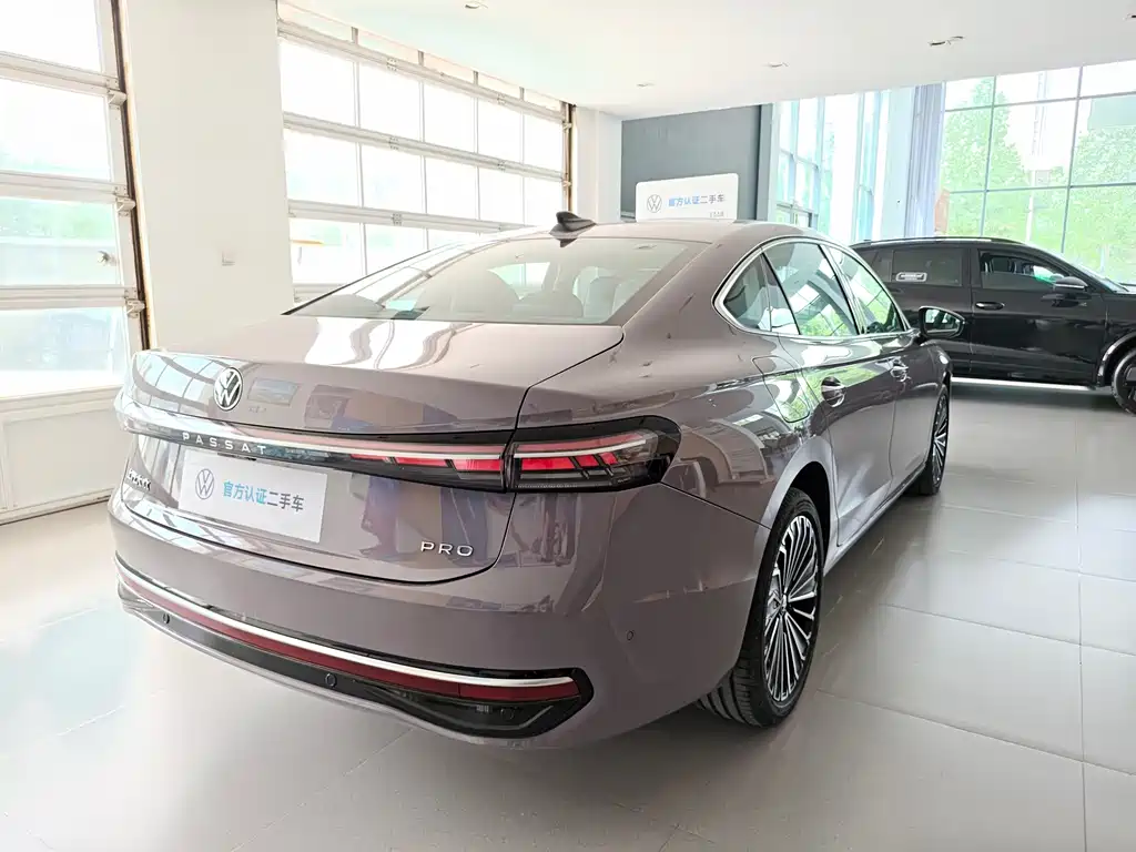 Volkswagen Passat — фото 15