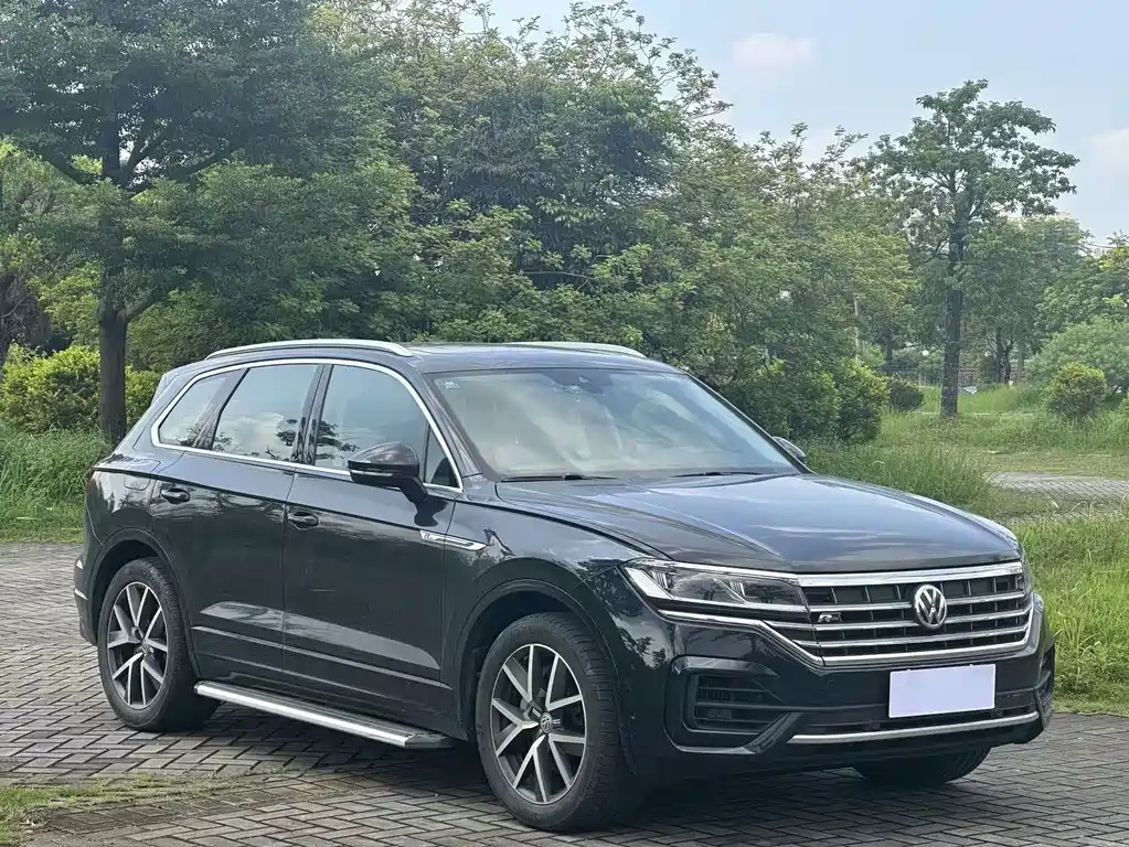 Volkswagen Touareg — фото 3