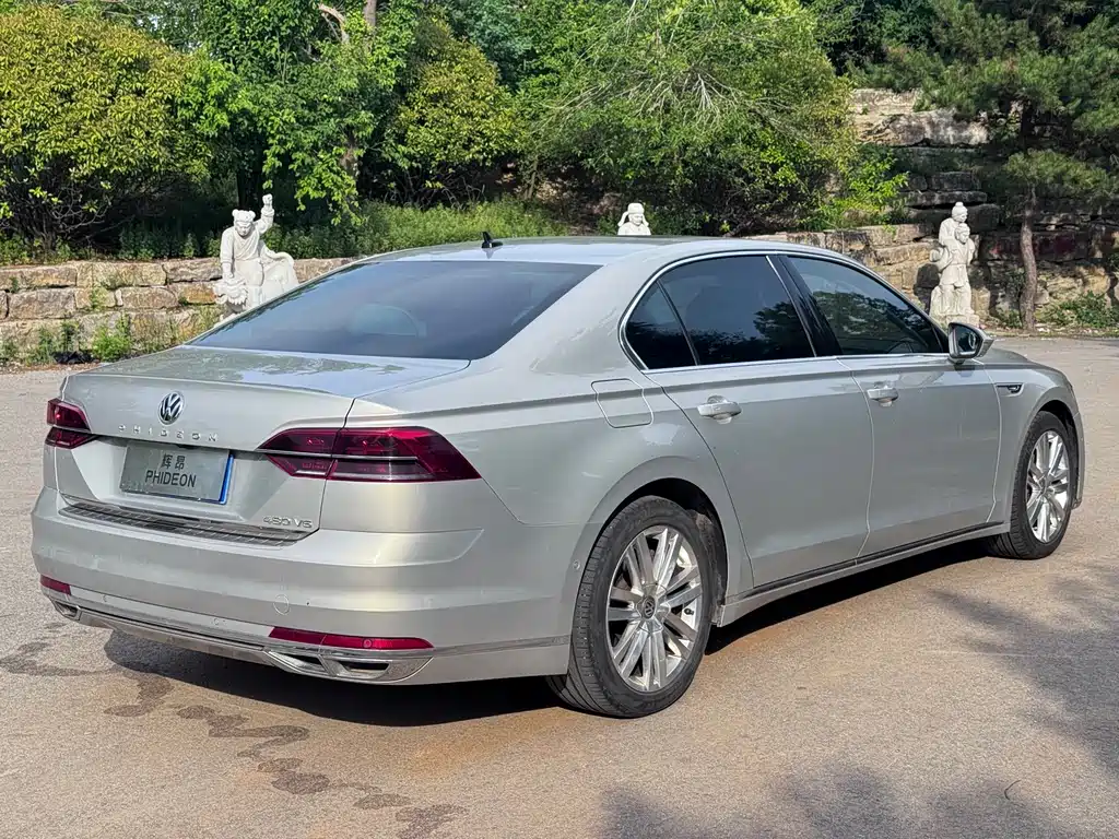 Volkswagen Phideon — фото 6