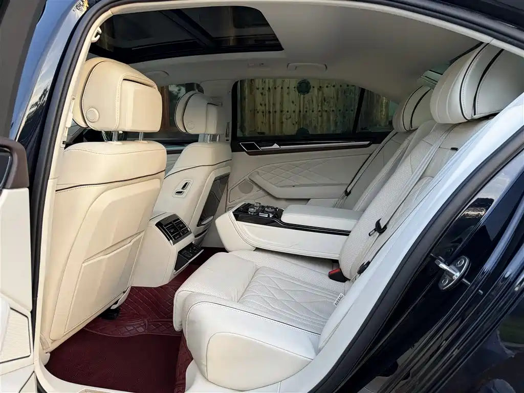 Volkswagen Phideon — фото 9