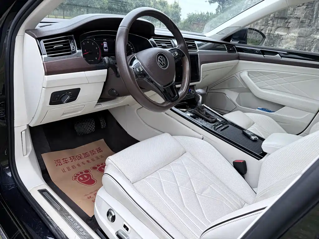 Volkswagen Phideon — фото 4