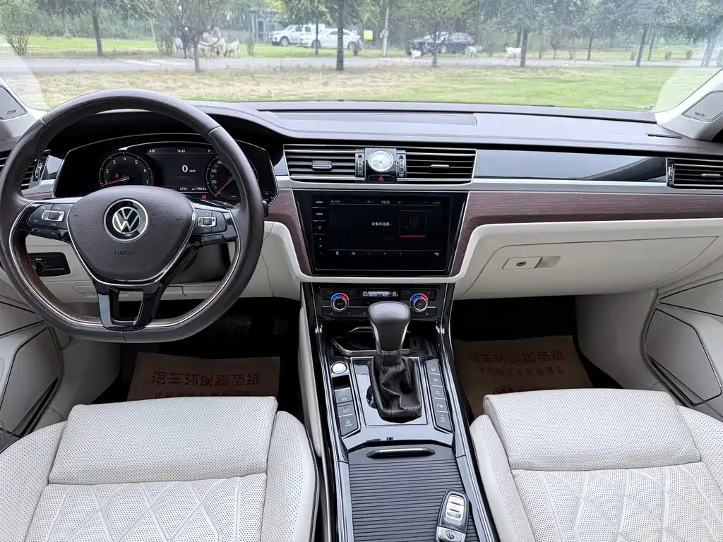 Volkswagen Phideon — фото 6