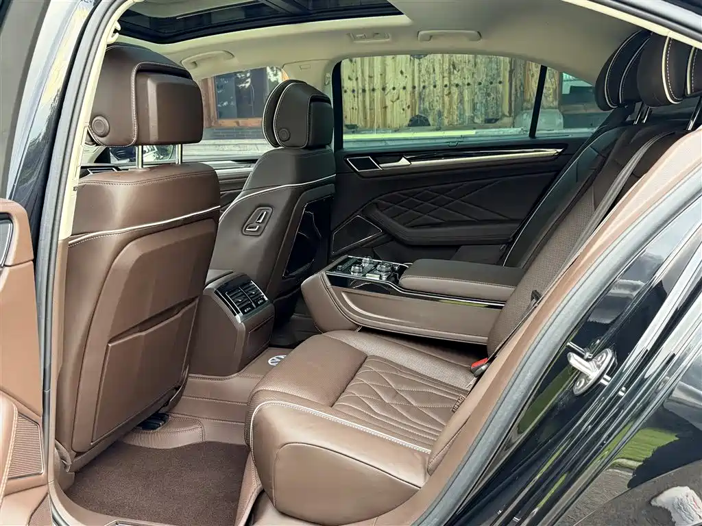 Volkswagen Phideon — фото 9