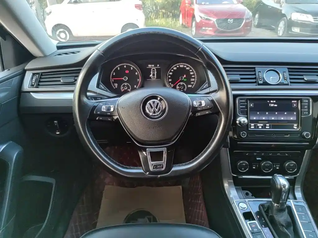 Volkswagen Passat — фото 11
