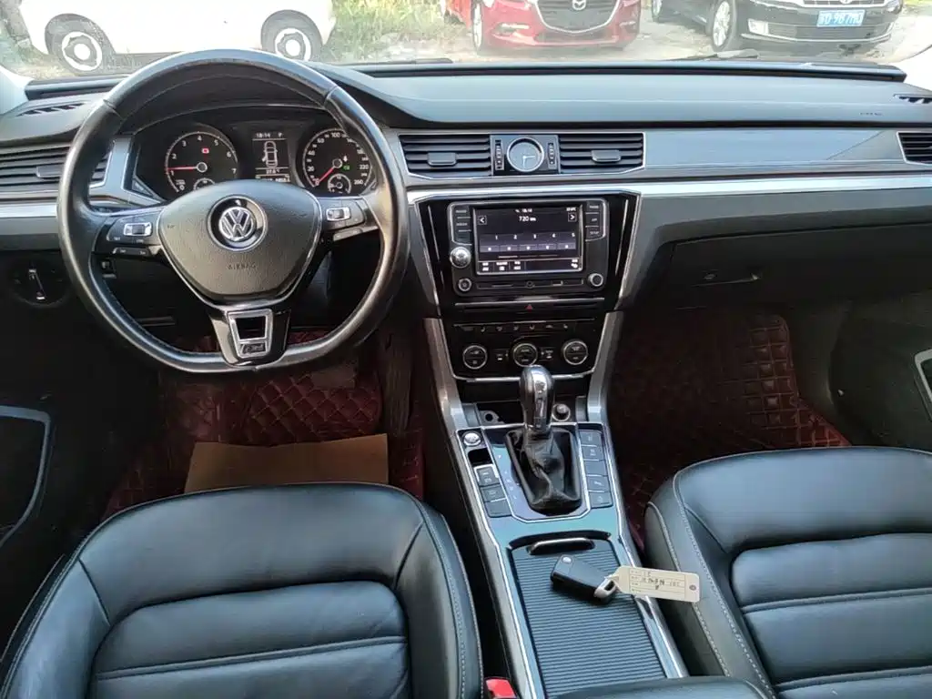 Volkswagen Passat — фото 13