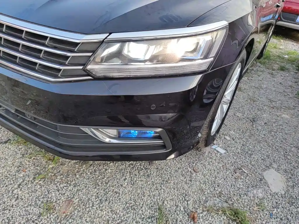 Volkswagen Passat — фото 24