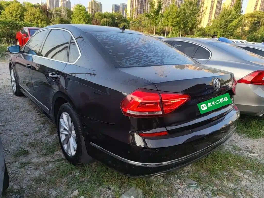 Volkswagen Passat — фото 5