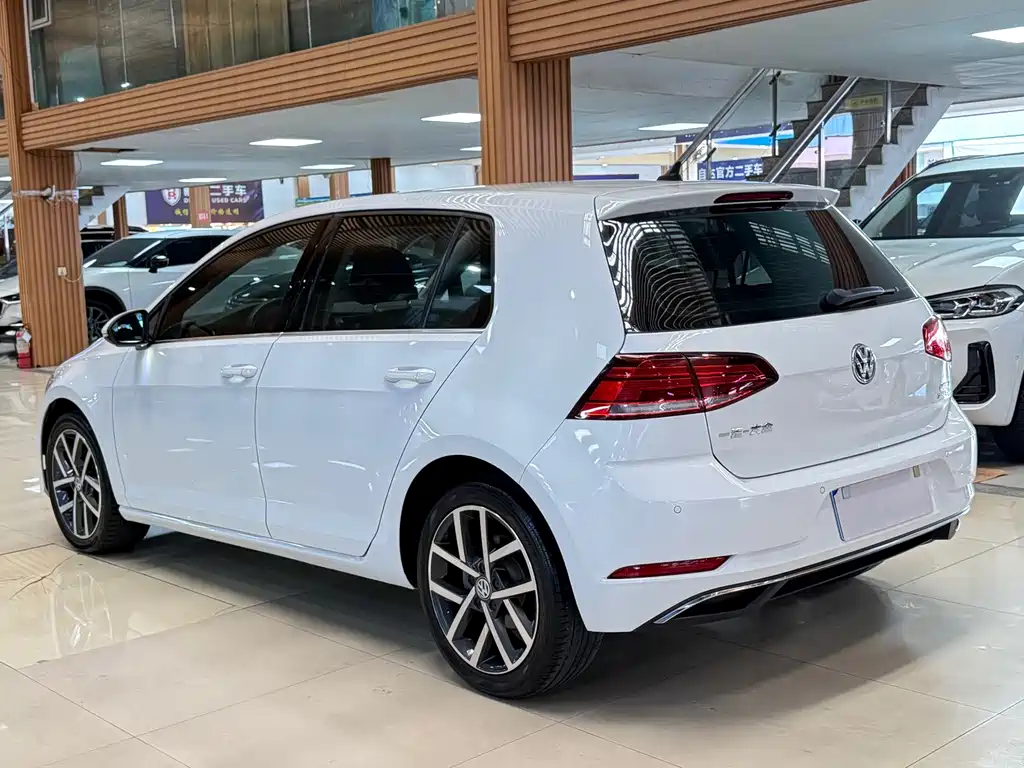 Volkswagen Golf — фото 4