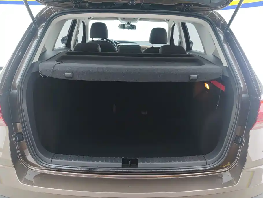 Volkswagen Tharu — фото 4