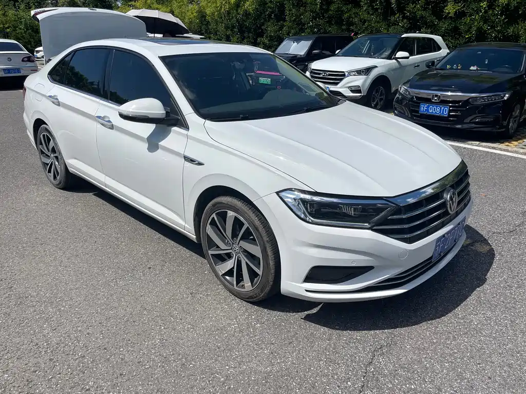 Volkswagen Sagitar