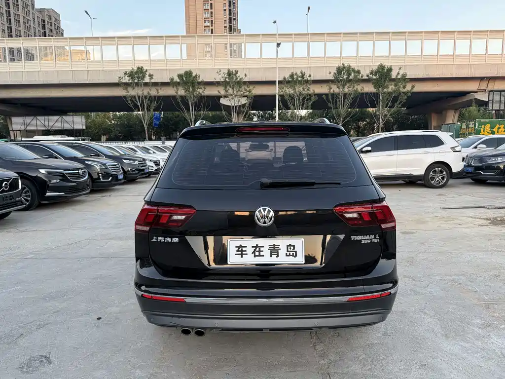 Volkswagen Tiguan L — фото 11