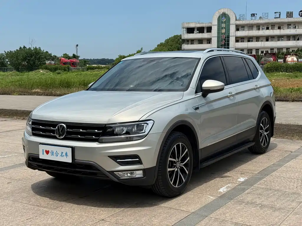 Volkswagen Tiguan L — фото 2
