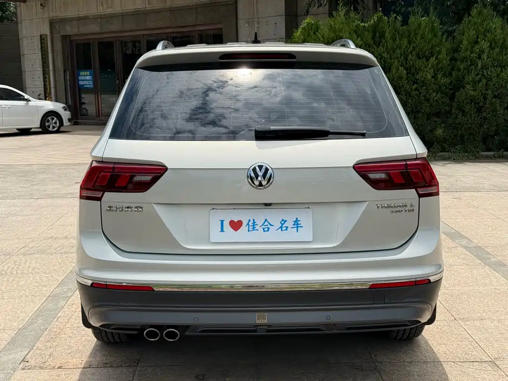 Volkswagen Tiguan L — фото 4