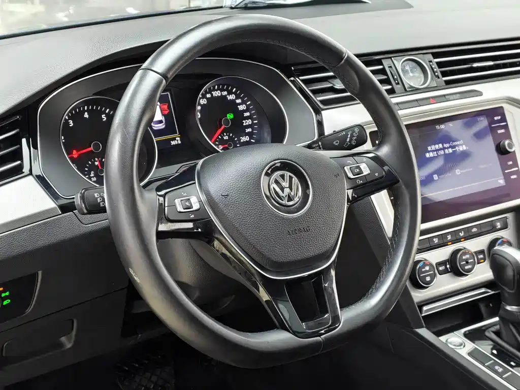 Volkswagen Viloran — фото 11