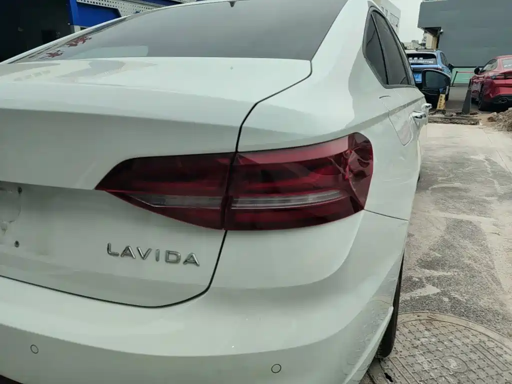 Volkswagen Lavida — фото 8