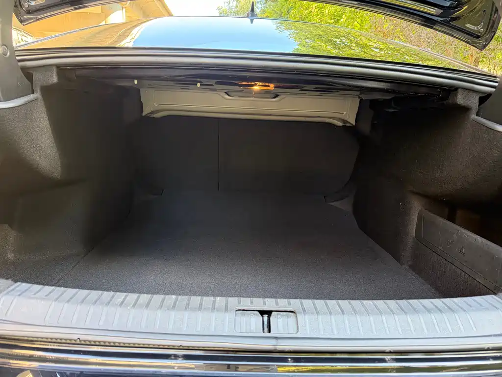 Volkswagen Passat — фото 15