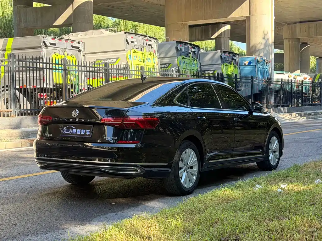 Volkswagen Passat — фото 5