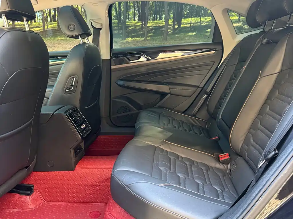 Volkswagen Passat — фото 8