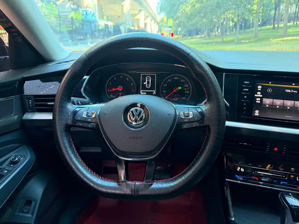 Volkswagen Passat — фото 10