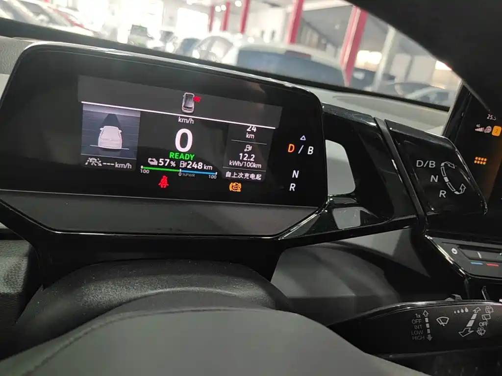 Volkswagen ID.3 — фото 14