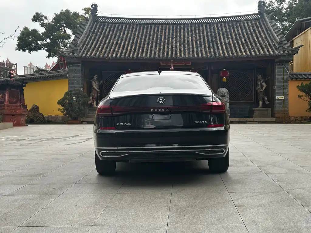 Volkswagen Passat — фото 12