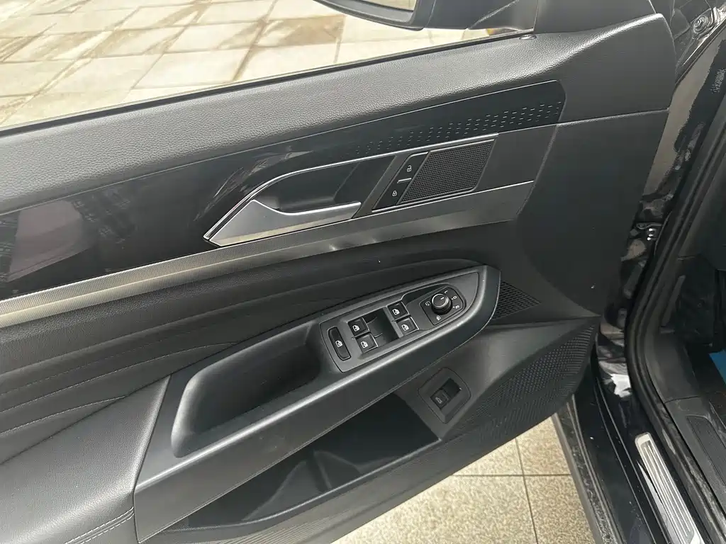 Volkswagen Passat — фото 5