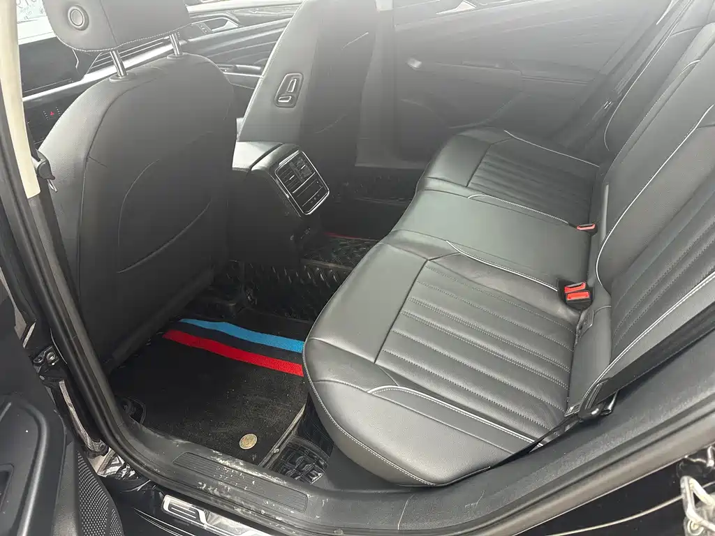 Volkswagen Passat — фото 9