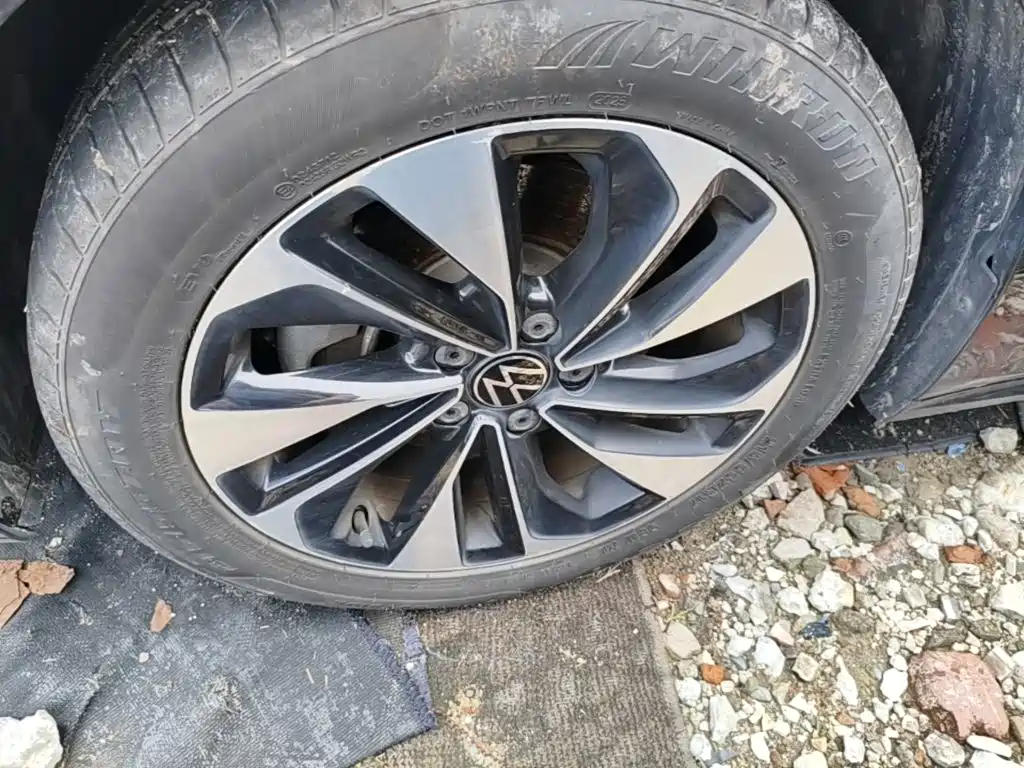 Volkswagen Passat — фото 23