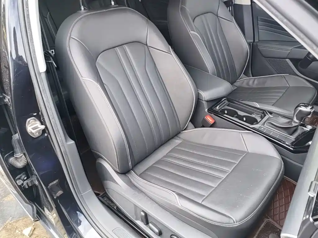 Volkswagen Passat — фото 25