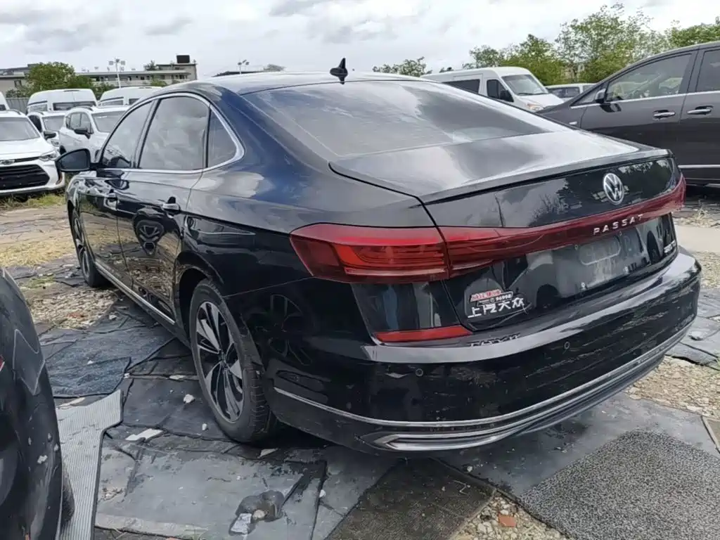 Volkswagen Passat — фото 5