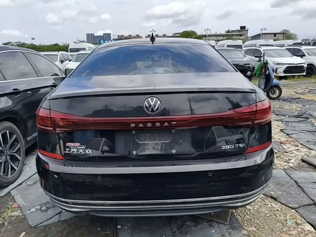Volkswagen Passat — фото 6