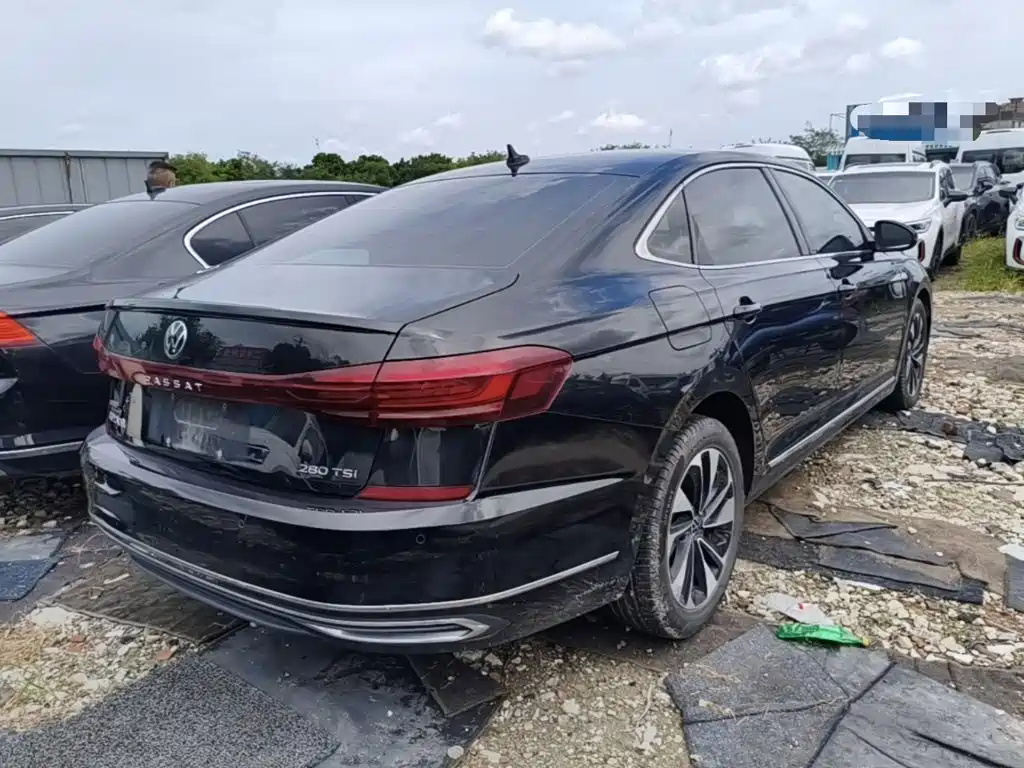 Volkswagen Passat — фото 7