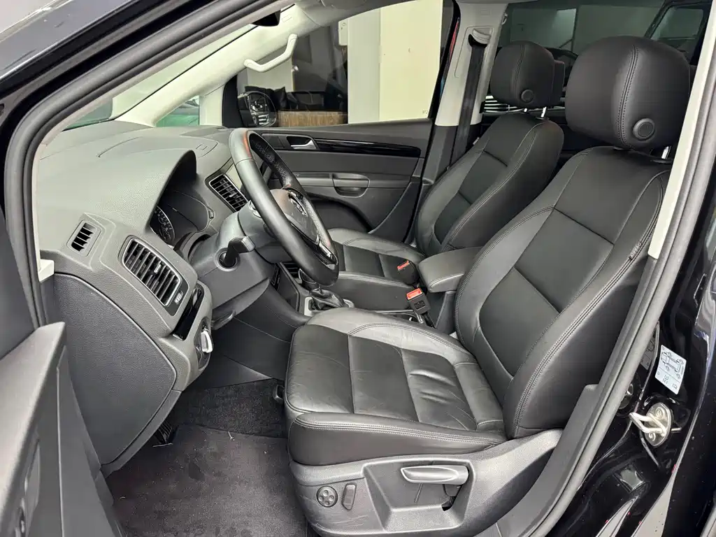 Volkswagen Sharan — фото 5