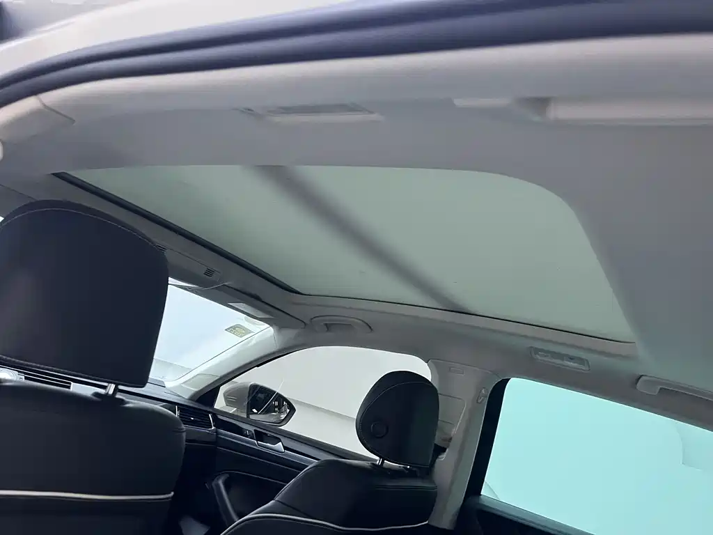 Volkswagen Phideon — фото 9