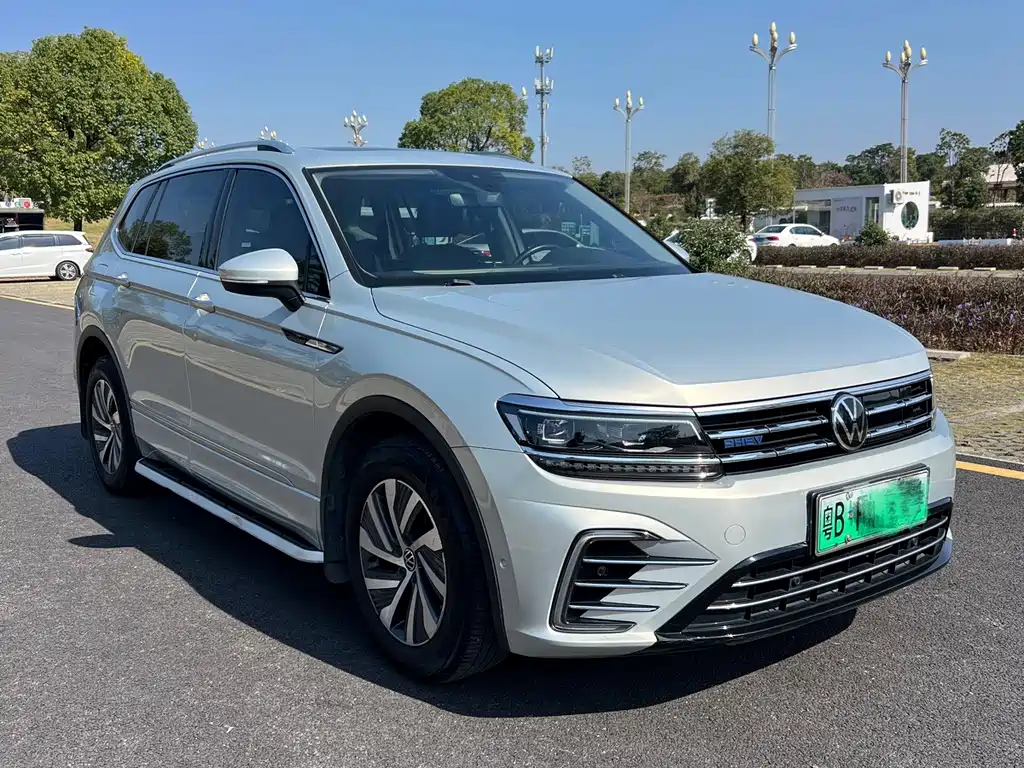 Volkswagen Tiguan L PHEV — фото 2