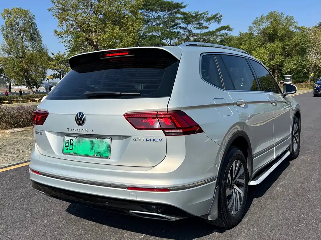 Volkswagen Tiguan L PHEV — фото 4