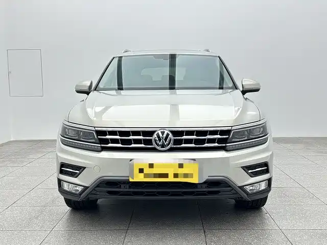 Volkswagen Tiguan L — фото 2