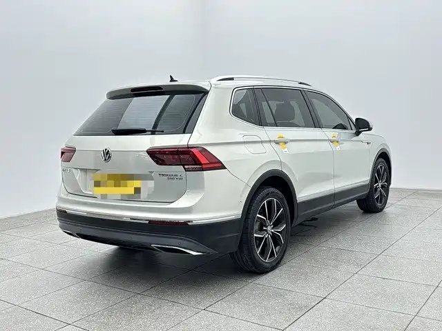 Volkswagen Tiguan L — фото 5