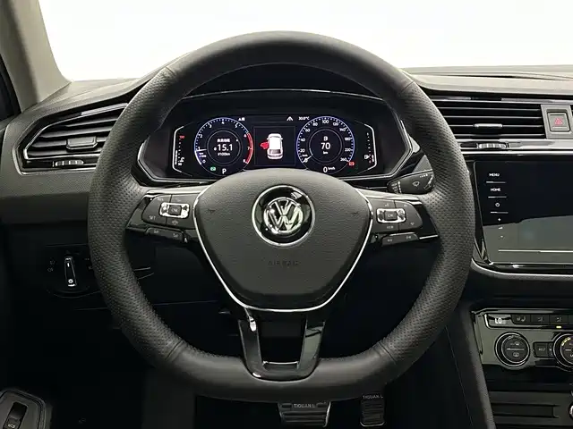 Volkswagen Tiguan L — фото 10
