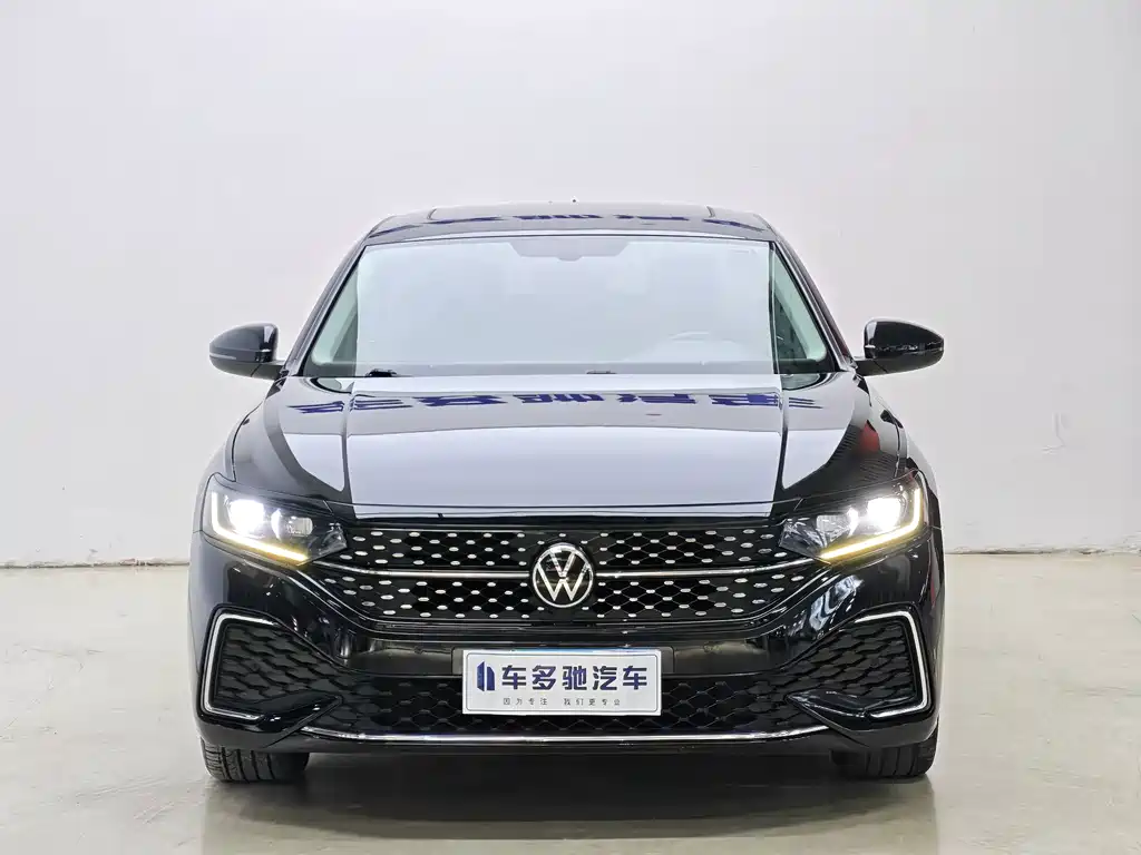Volkswagen Passat — фото 2